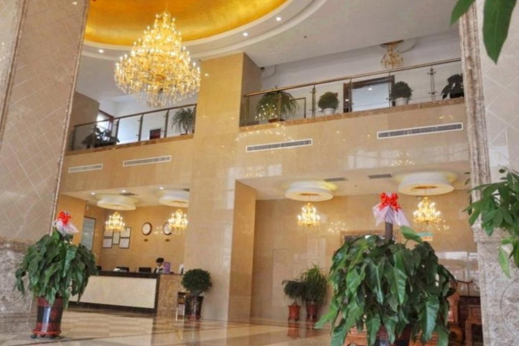 Greentree Inn Dingzhou Railway Station Business Hotel Exterior photo